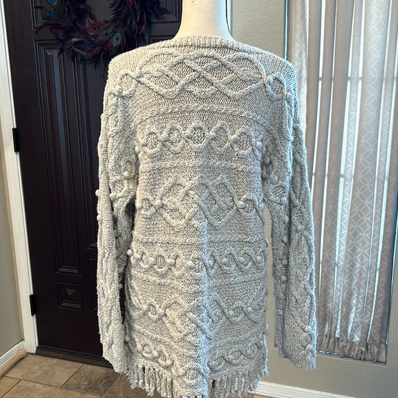 Express Tricot Handknit Cable Fringed Sweater - Picture 5 of 8